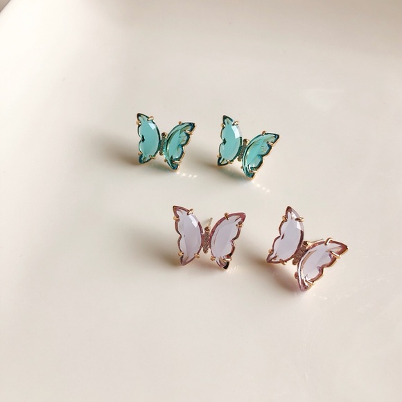 Glass butterfly 🦋 stud earrings - Picture 5 of 11